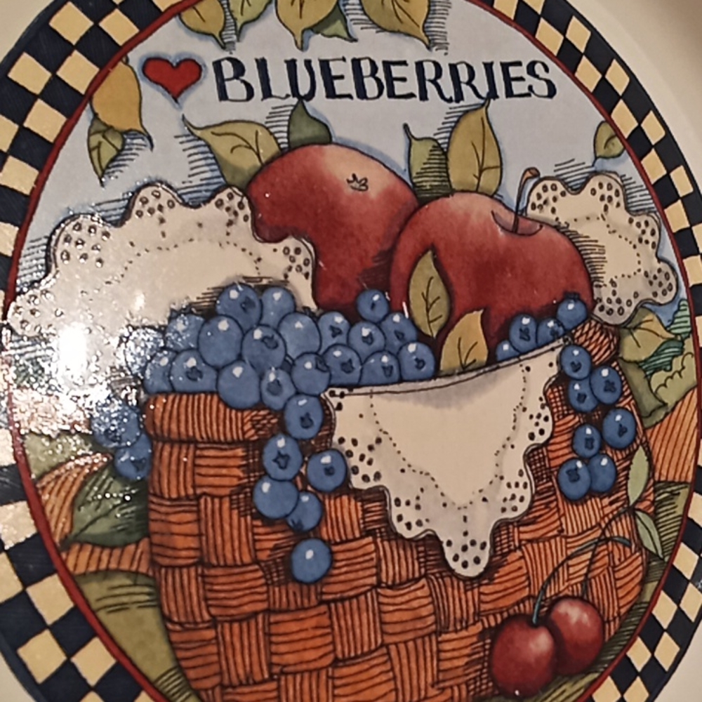 Blueberry Pie Deep Dish Plate. By Susan Winget Certified International Corp.1993 - Picture 7 of 11